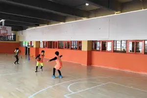 篮球应该怎么1对1防?求详细过程!